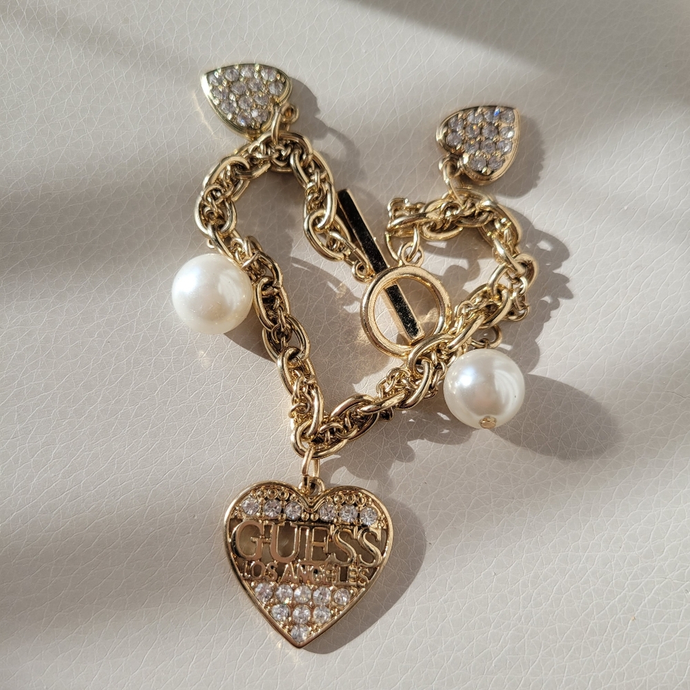 Guess Y2K Bracelet Los Angeles Hearts Rhinestones Gold-tone Metal Toggle Clasp